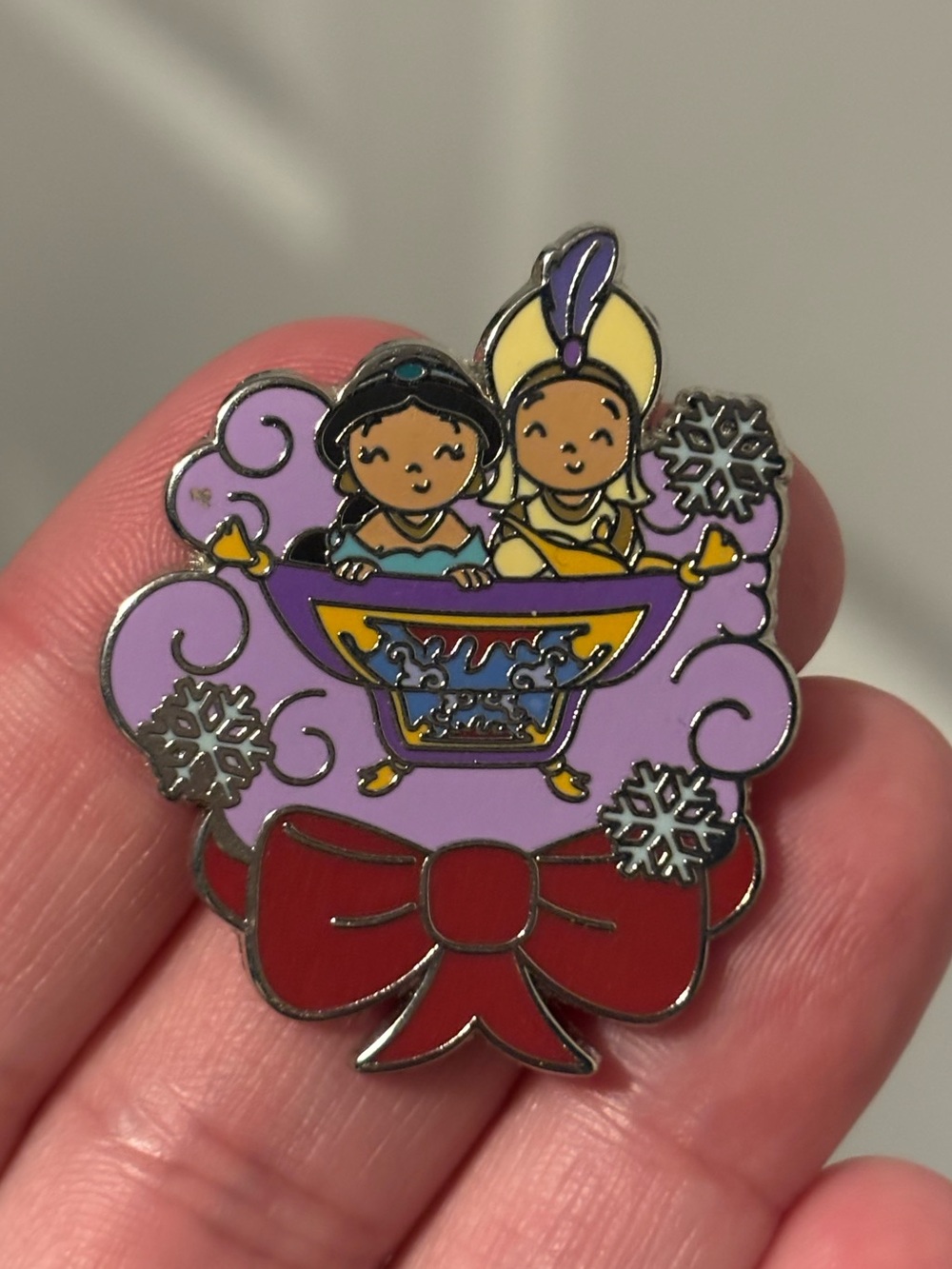 Disney - it’s a small world Holiday 2022 Mystery Pin